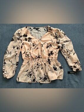 Zac & Rachel NWT Floral Peplum Blouse Pale Blush Black Size Large V-Neck